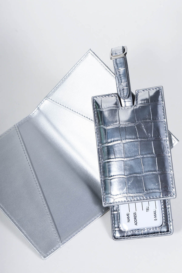 Carraig Donn Passport Holder & Luggage Tag